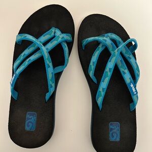 Turquoise, Teva Olawahu sandals.